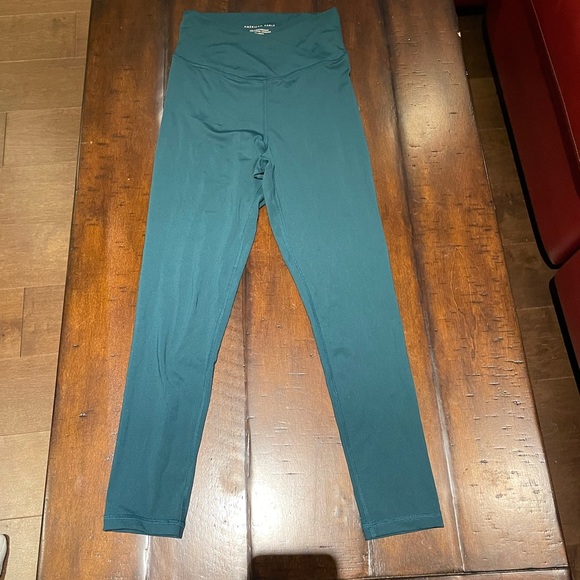 Green leggings with V line AEO - Picture 1 of 3